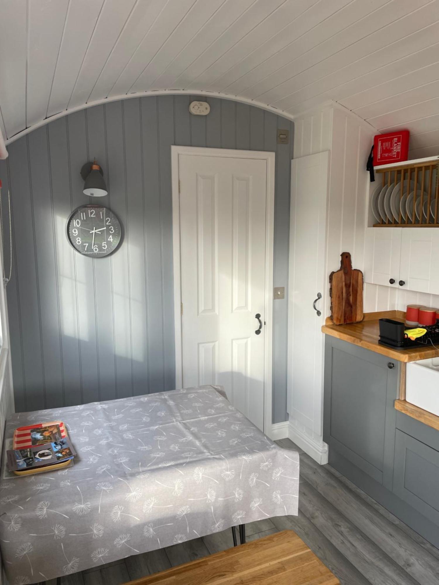 The Shepherd'S Hut Mixbury Exteriér fotografie